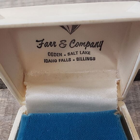 VINTAGE 1950s Farr & Company 14K Diamond Center Heart Clover Tack Pin Valentine - Picture 2 of 11